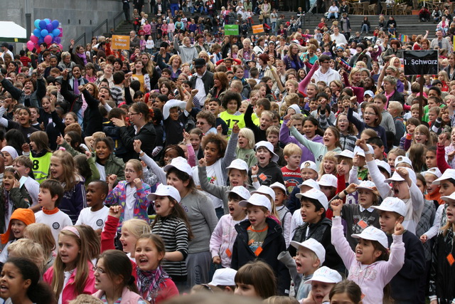 gal/2010/2010 Saitentwist Weltkindertag Burgplatz Essen 20.09.JugendhilfegGmbH Essen/2010 Saitentwist Weltkindertag Burgplatz Jugend Hilfe gGm20.09. 086.jpg
